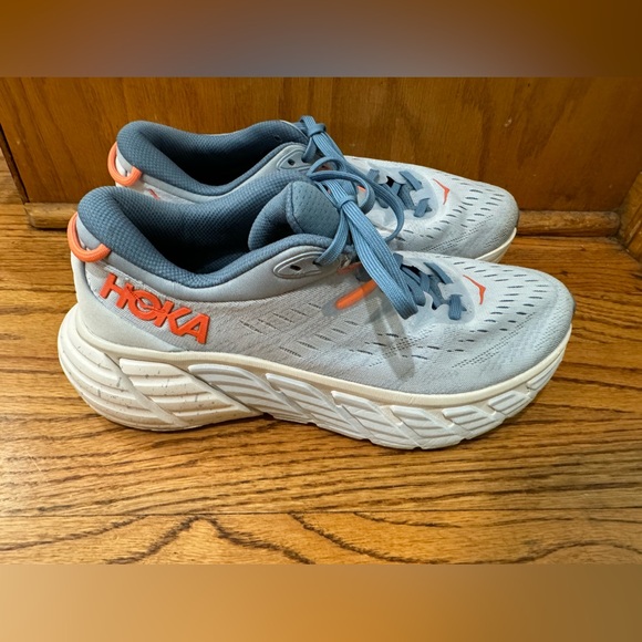 Hoka Shoes - Women’s HOKA Shoes Size 8.5B